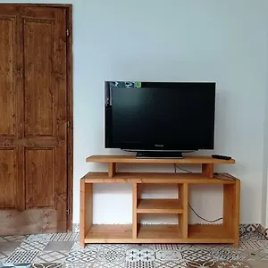 2 Bedroom Near Heroes Square Apartman